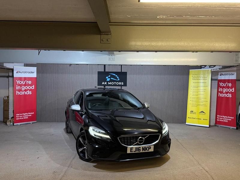 Used Volvo V40 R-Design 122 HP (89 kW) 2016 Black Hatchback