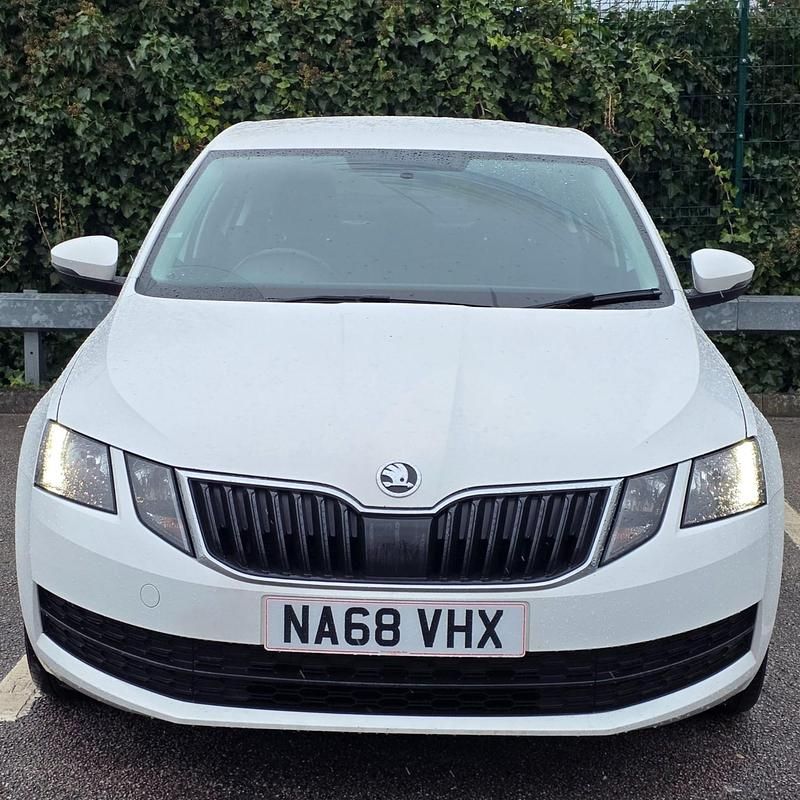 Used Skoda Octavia 115 HP (84 kW) 2018 White Hatchback