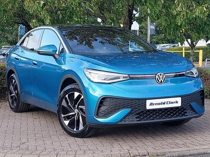 Blue New 2025 VW ID.5 Pro SUV | £30,998 (Good price) - Image 1/4
