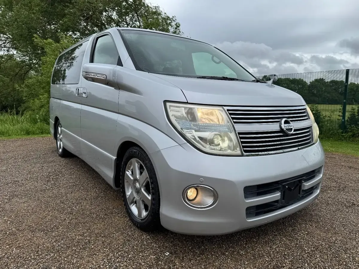 Used Nissan Elgrand 2007 Silver MPV
