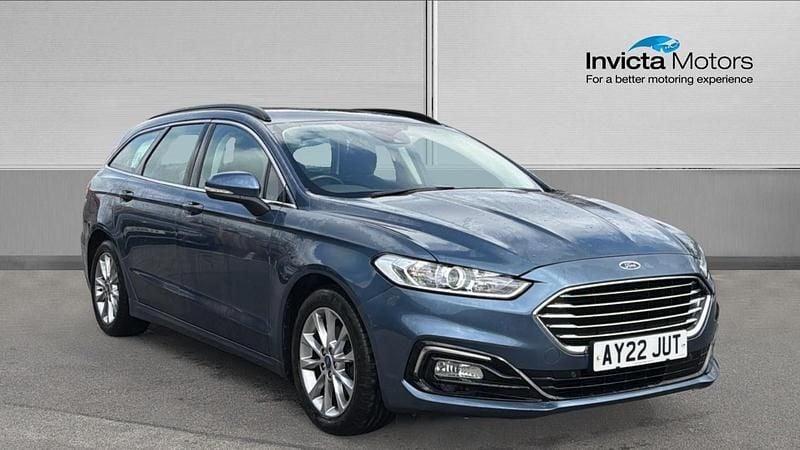 Used Ford Mondeo Zetec 187 HP (137 kW) 2022 Chrome blue metallic Estate