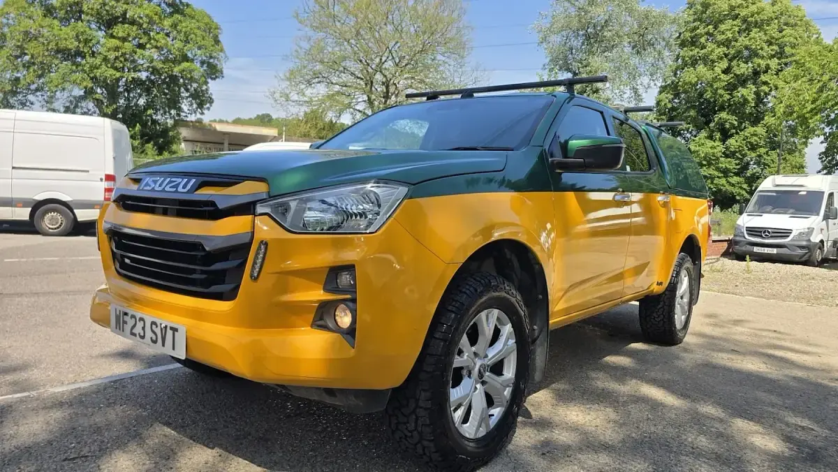 Used Isuzu D-Max 163 HP (119 kW) 2023 Black Pickup