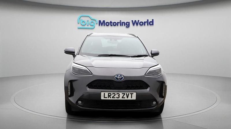 Used Toyota Yaris Cross Design 116 HP (85 kW) 2023 Grey SUV