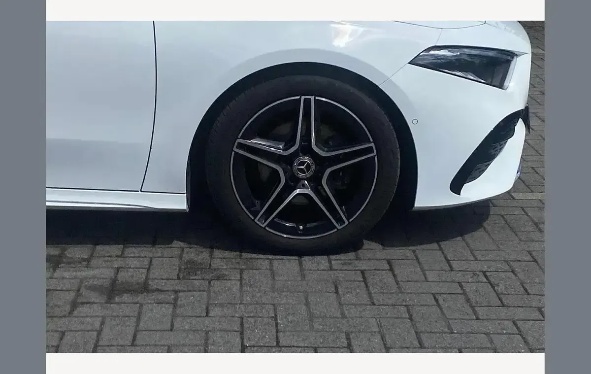 Begagnad Mercedes A200 Executive 161 HK (118 kW) 2025 Vit Halvkombi