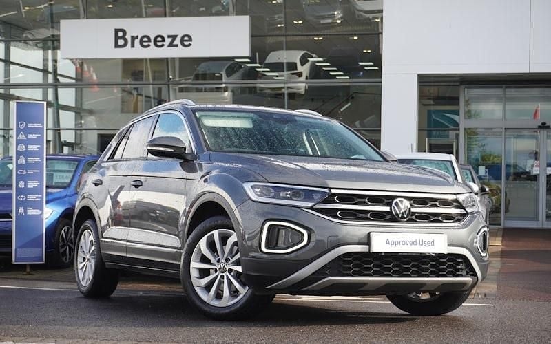 Used 2025 VW T-Roc Style SUV | £21,240 (Good price) - Image 1/4