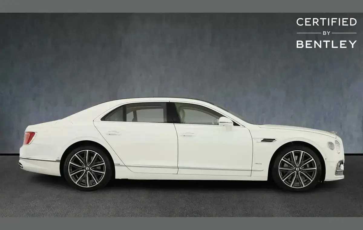 Used Bentley Flying Spur 536 HP (394 kW) 2023 White Sedan