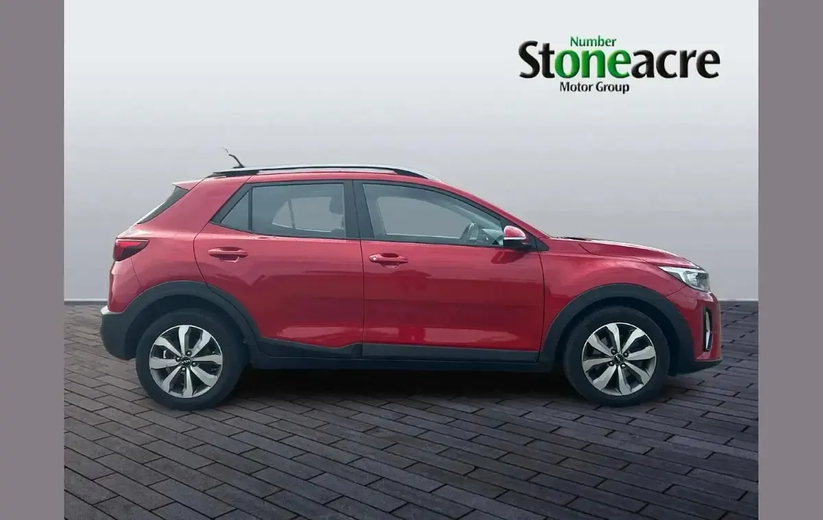 Used Kia Stonic 99 HP (72 kW) 2023 Red SUV