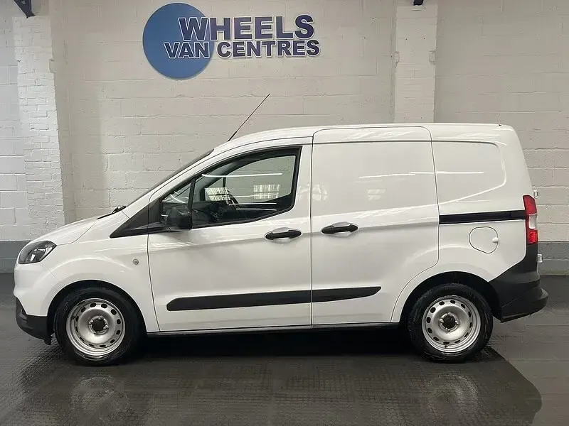 Used Ford Transit S 100 HP (73 kW) 2021 White Van