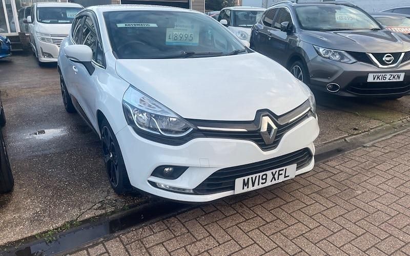 Used Renault Clio IV Iconic 90 HP (66 kW) 2019 White Hatchback