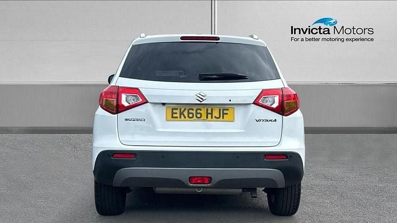 Second-hand Suzuki Vitara SZ5 120 CP (88 kW) 2016 Alb SUV