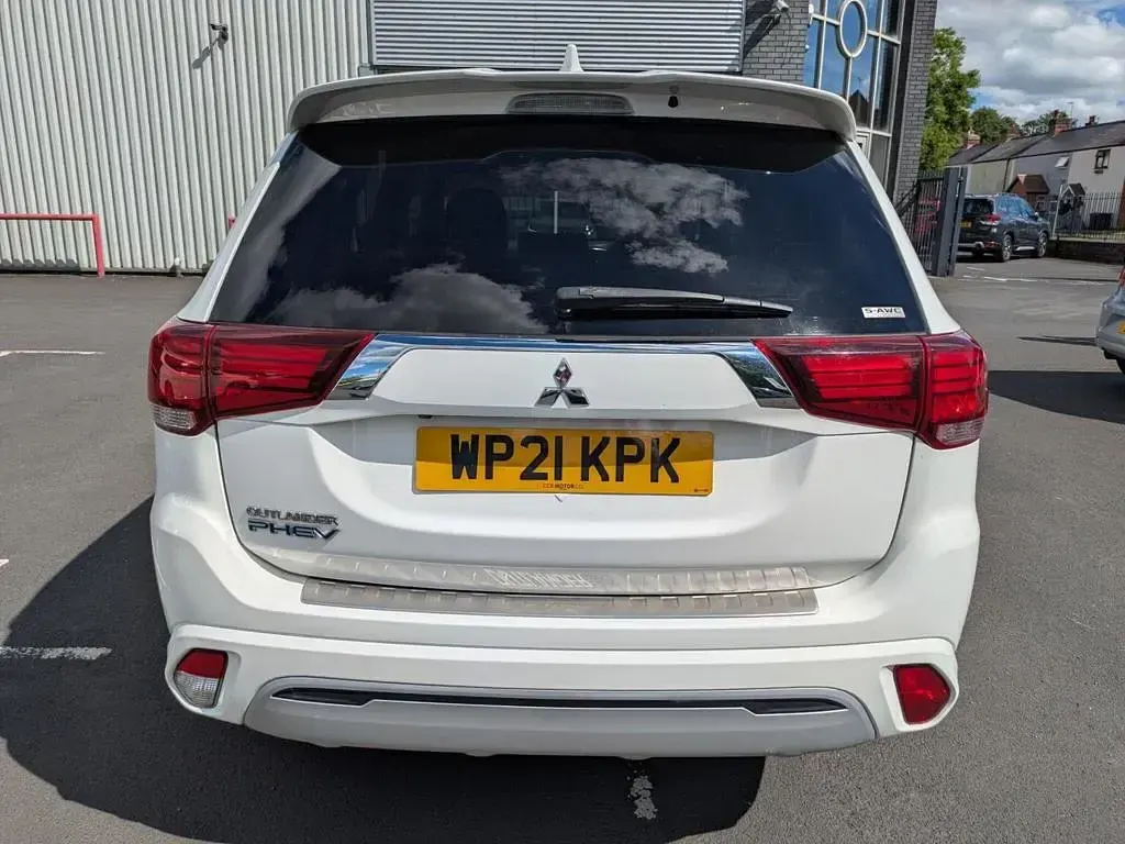 Used Mitsubishi Outlander P-HEV 2021 White SUV