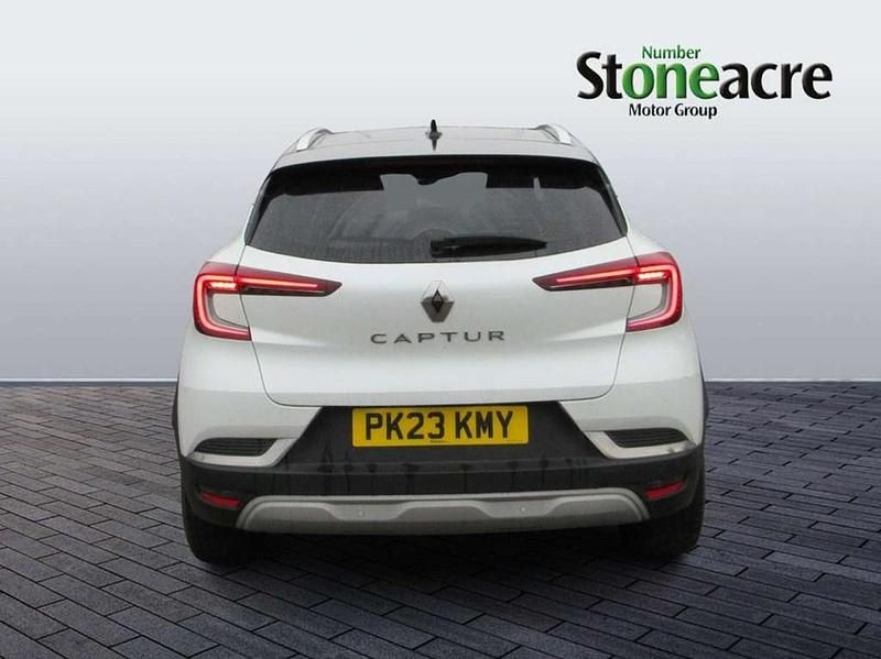 Second-hand Renault Captur Techno 91 CP (66 kW) 2023 Alb SUV