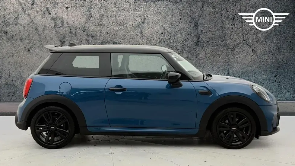 Used Mini Cooper Hatch 134 HP (98 kW) 2023 Blue Hatchback