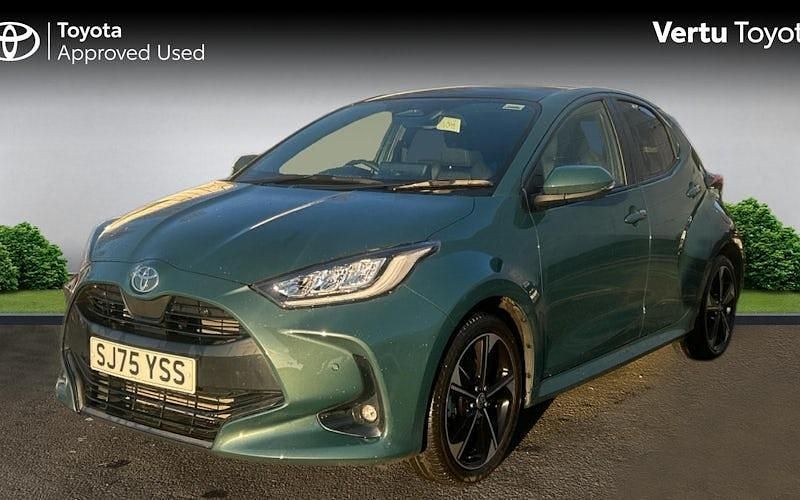 New Toyota Yaris Hybrid 131 HP (96 kW) 2025 Green Hatchback