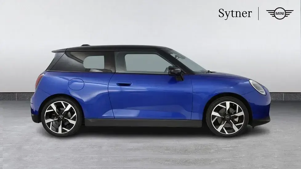Used Mini Cooper SE Hatch 158 kW (215 HP) 2024 Blue Hatchback