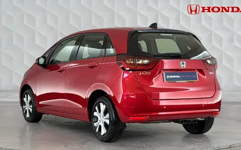 Used Honda Jazz Hybrid 109 HP (80 kW) 2023 Crystal red Hatchback