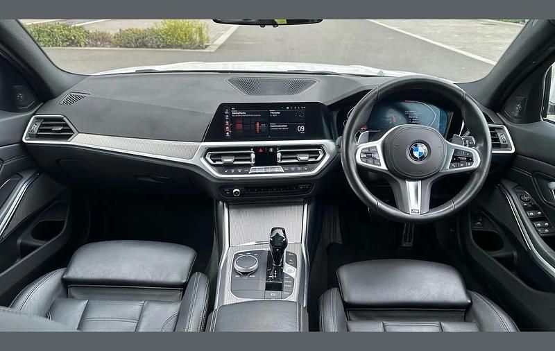 Used BMW 320 M Sport 181 HP (133 kW) 2020 White Estate