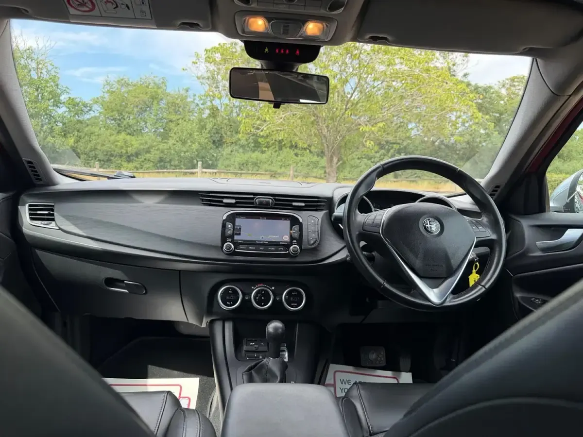 Used Alfa Romeo Giulietta Super 120 HP (88 kW) 2017 Red Hatchback
