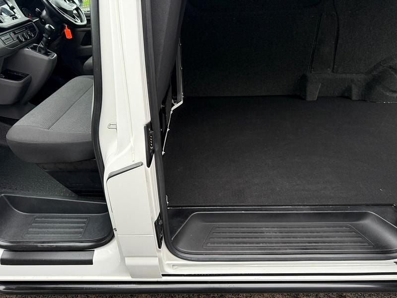 Used VW Transporter Startline 150 HP (110 kW) 2022 White Van