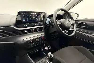 Begagnad Hyundai Bayon Advanced 100 HK (73 kW) 2024 Grå SUV