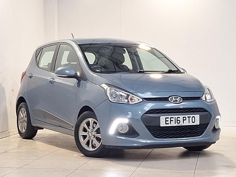 Used Hyundai i10 Premium 66 HP (48 kW) 2016 Blue Hatchback