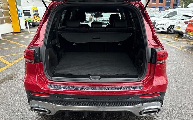 Used Mercedes GLB200 AMG Line Premium 163 HP (119 kW) 2023 Red SUV