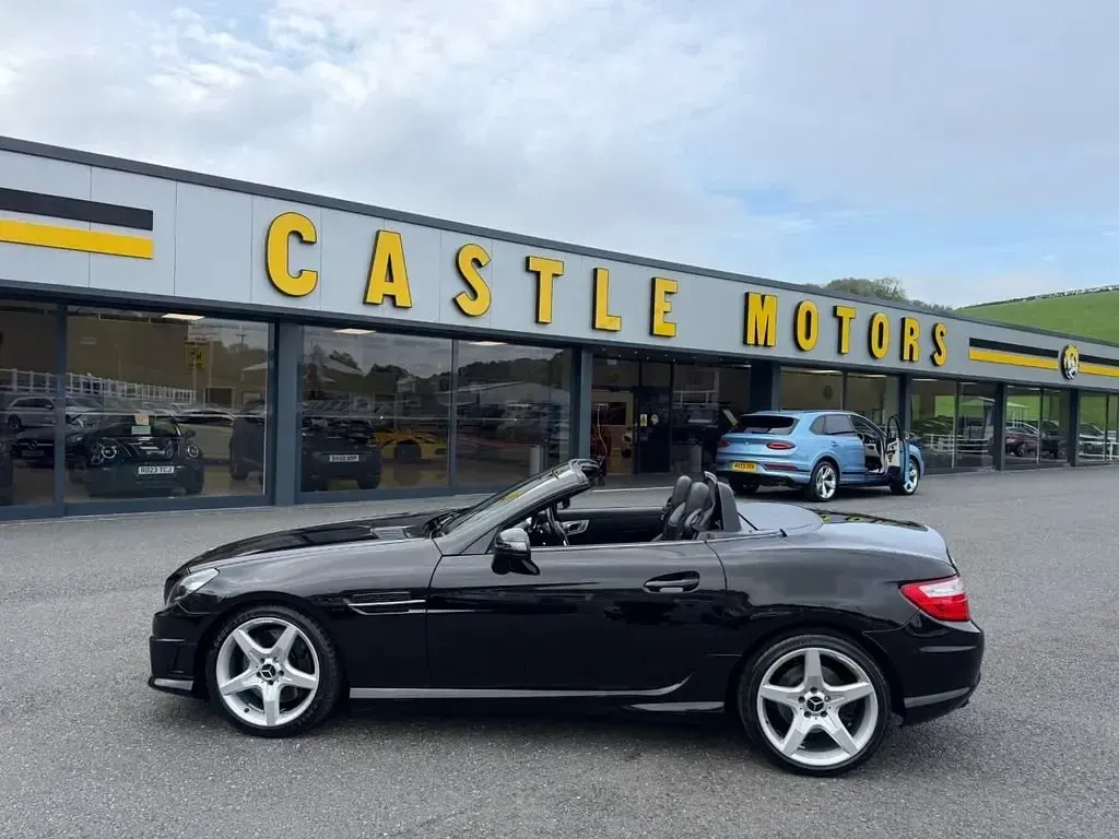 Begagnad Mercedes SLK250 AMG 204 HK (150 kW) 2012 Svart Cab
