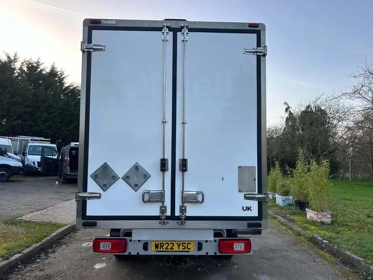 Used Mercedes Sprinter Progressive 170 HP (125 kW) 2022 Silver Van