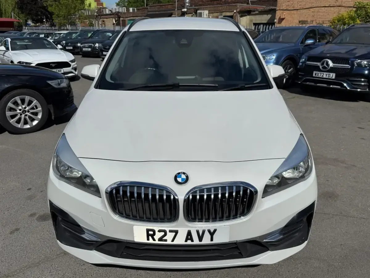 Begagnad BMW 220 Luxury Line 2018 Vit Kombi