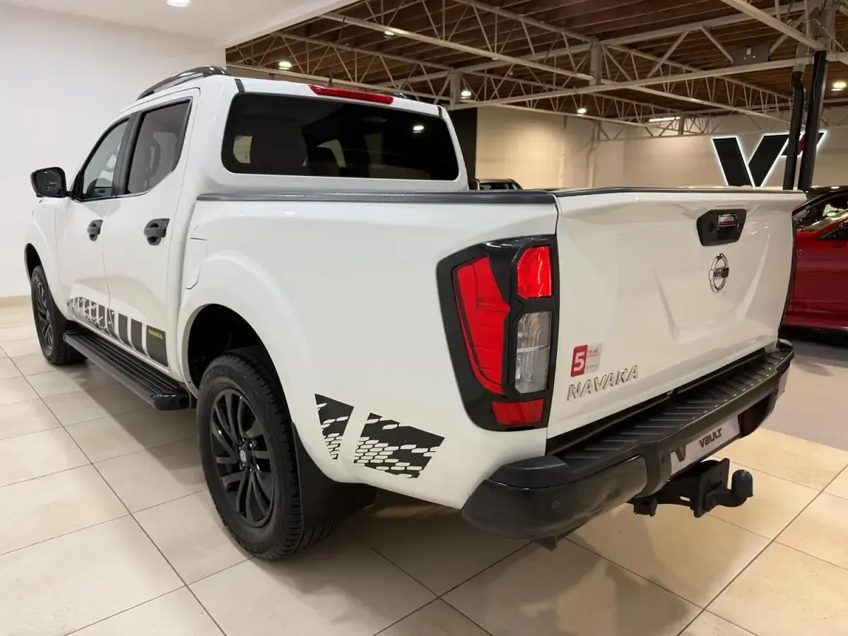 Used Nissan Navara N-Guard 190 HP (139 kW) 2019 White Pickup