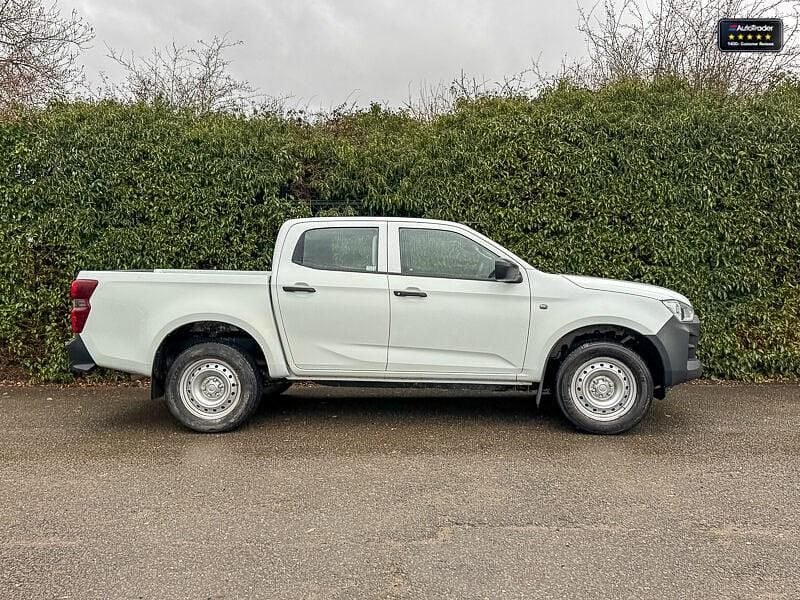 Second-hand Isuzu D-Max 163 CP (119 kW) 2022 Alb Pickup