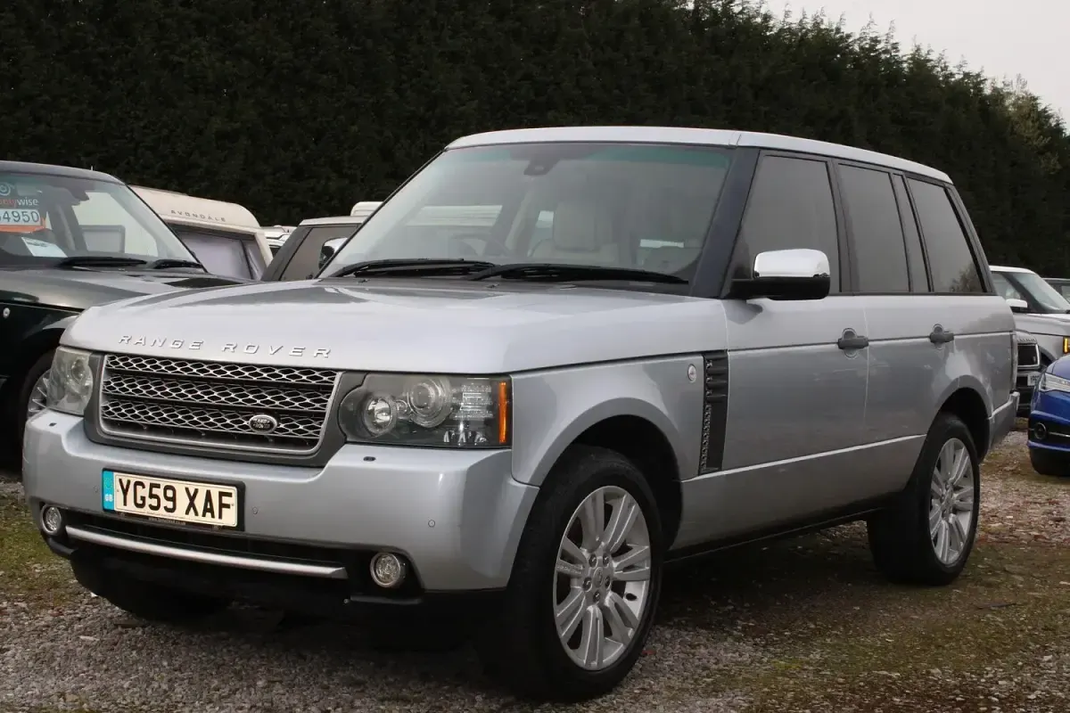 Begagnad Land Rover Range Rover Vogue 271 HK (199 kW) 2009 Silver SUV