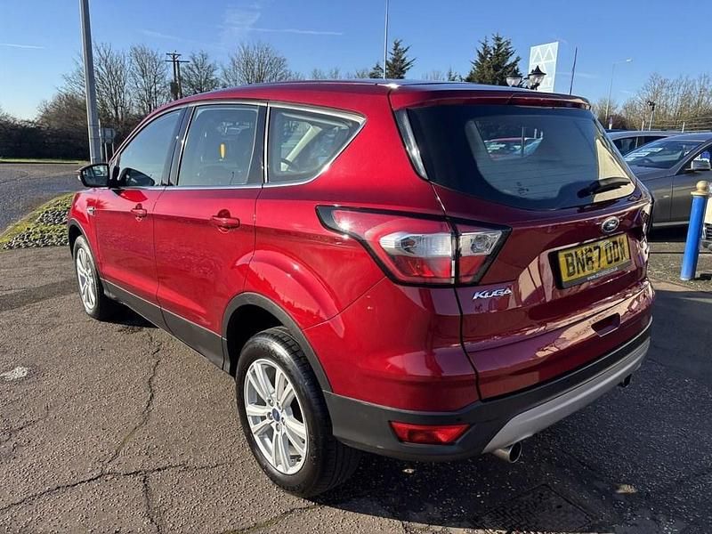 Used Ford Kuga Zetec 120 HP (88 kW) 2017 Red SUV