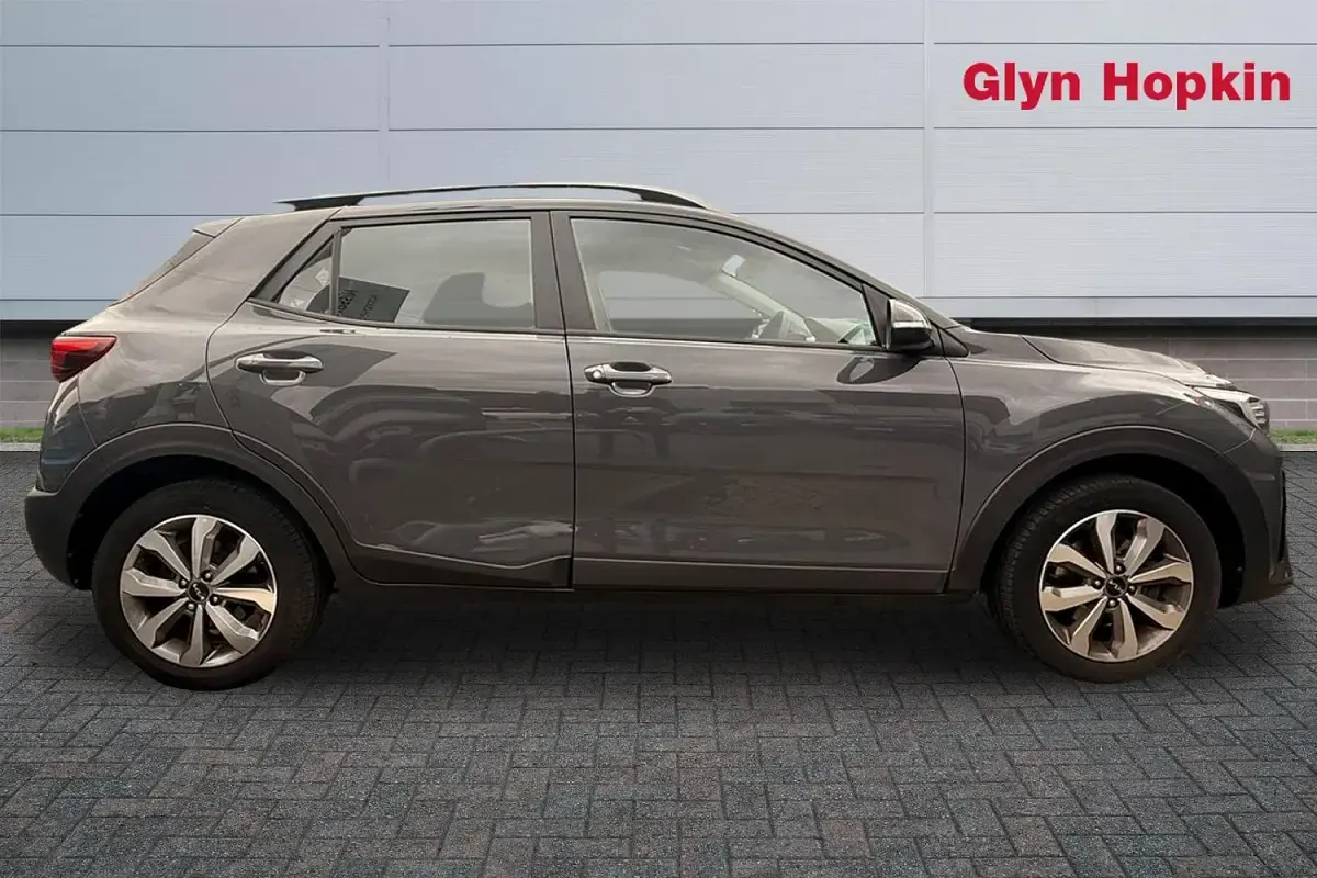 Used Kia Stonic 99 HP (72 kW) 2023 Grey SUV