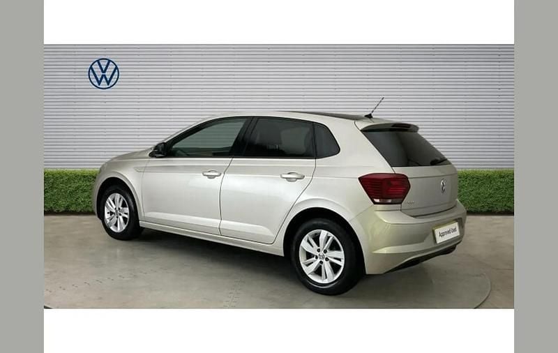 Used VW Polo SE 95 HP (69 kW) 2019 Silver Hatchback