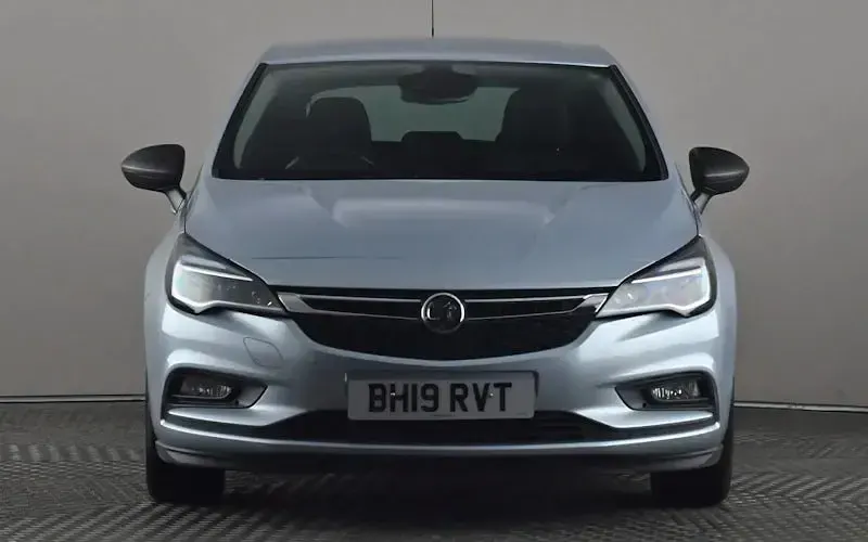 Used Vauxhall Astra SRi 150 HP (110 kW) 2019 Silver Hatchback