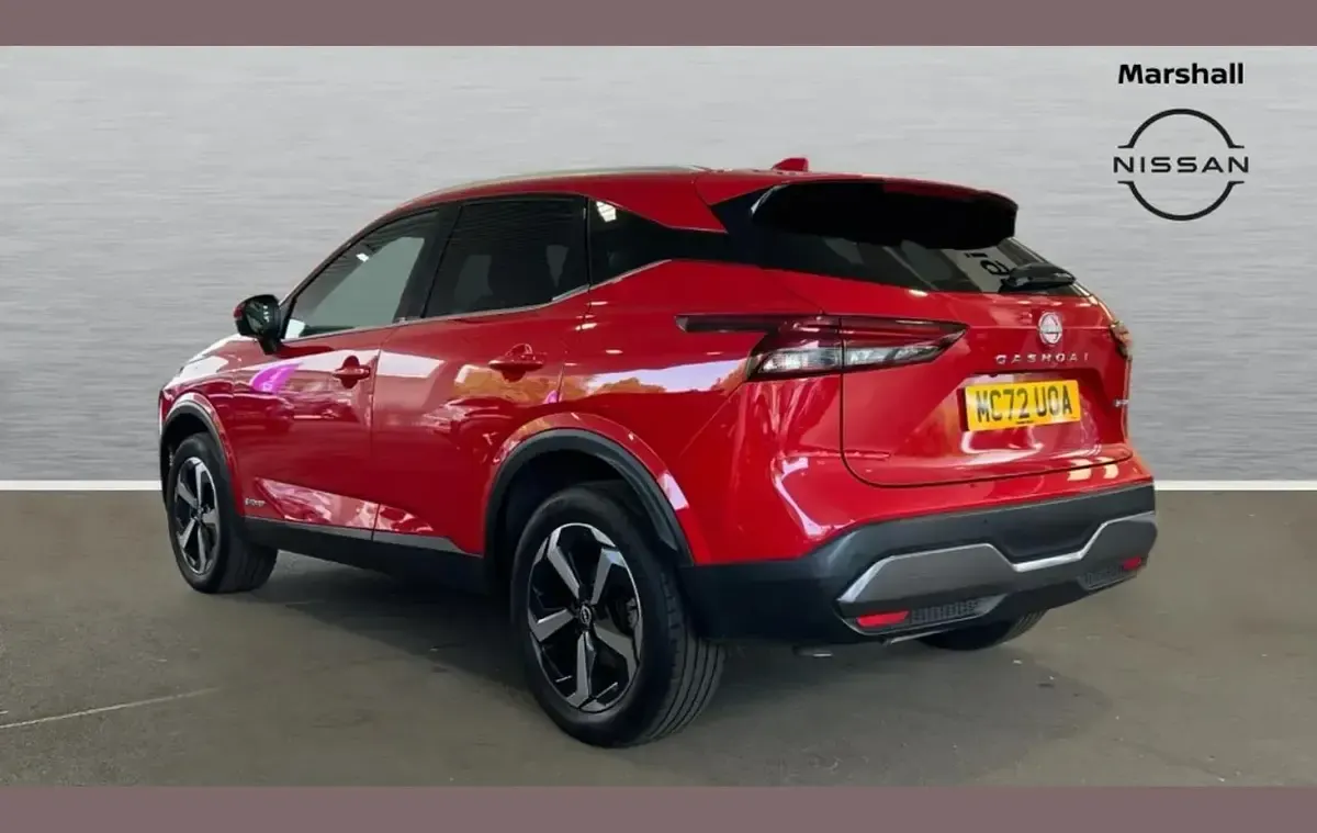 Used Nissan Qashqai N-Connecta 187 HP (137 kW) 2023 Red SUV