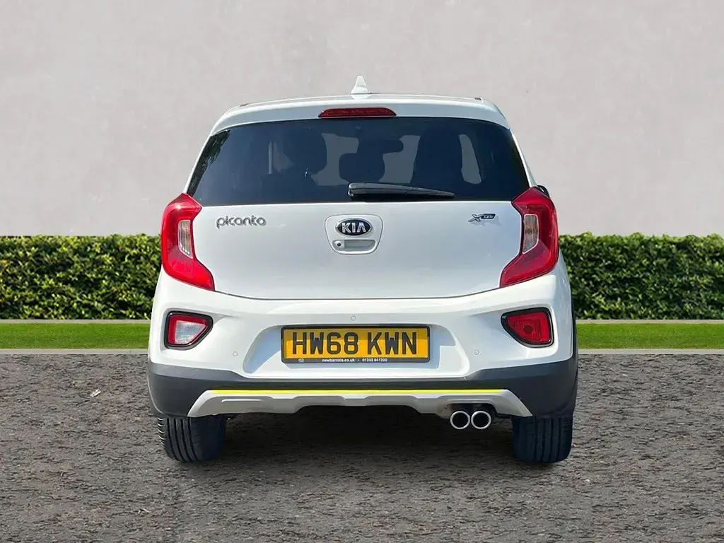 Used Kia Picanto X-Line 83 HP (61 kW) 2018 White Hatchback