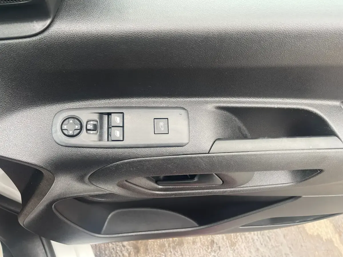 Used Citroën Berlingo 100 HP (73 kW) 2021 White MPV