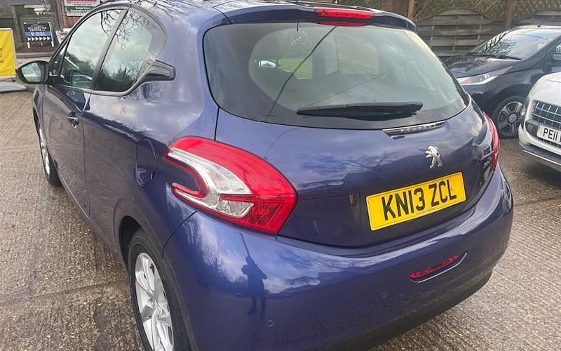 Used Peugeot 208 Active 82 HP (60 kW) 2014 Hatchback