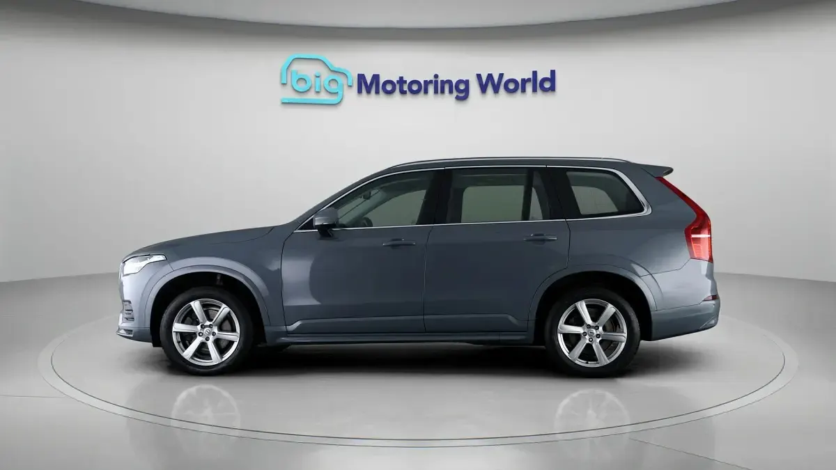 Usado Volvo XC90 Core 247 HP (181 kW) 2023 SUV