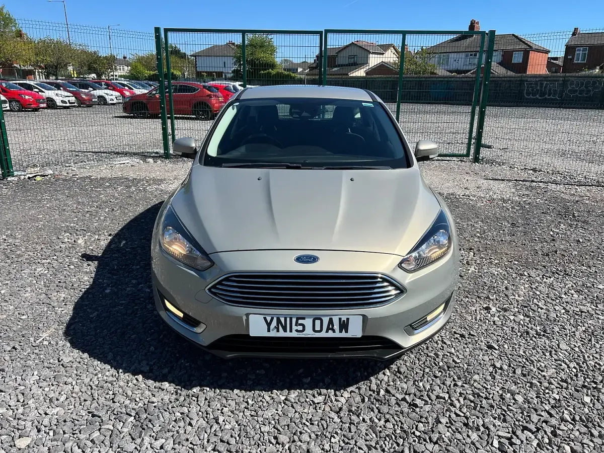 Used Ford Focus Titanium 115 HP (84 kW) 2015 Silver Hatchback