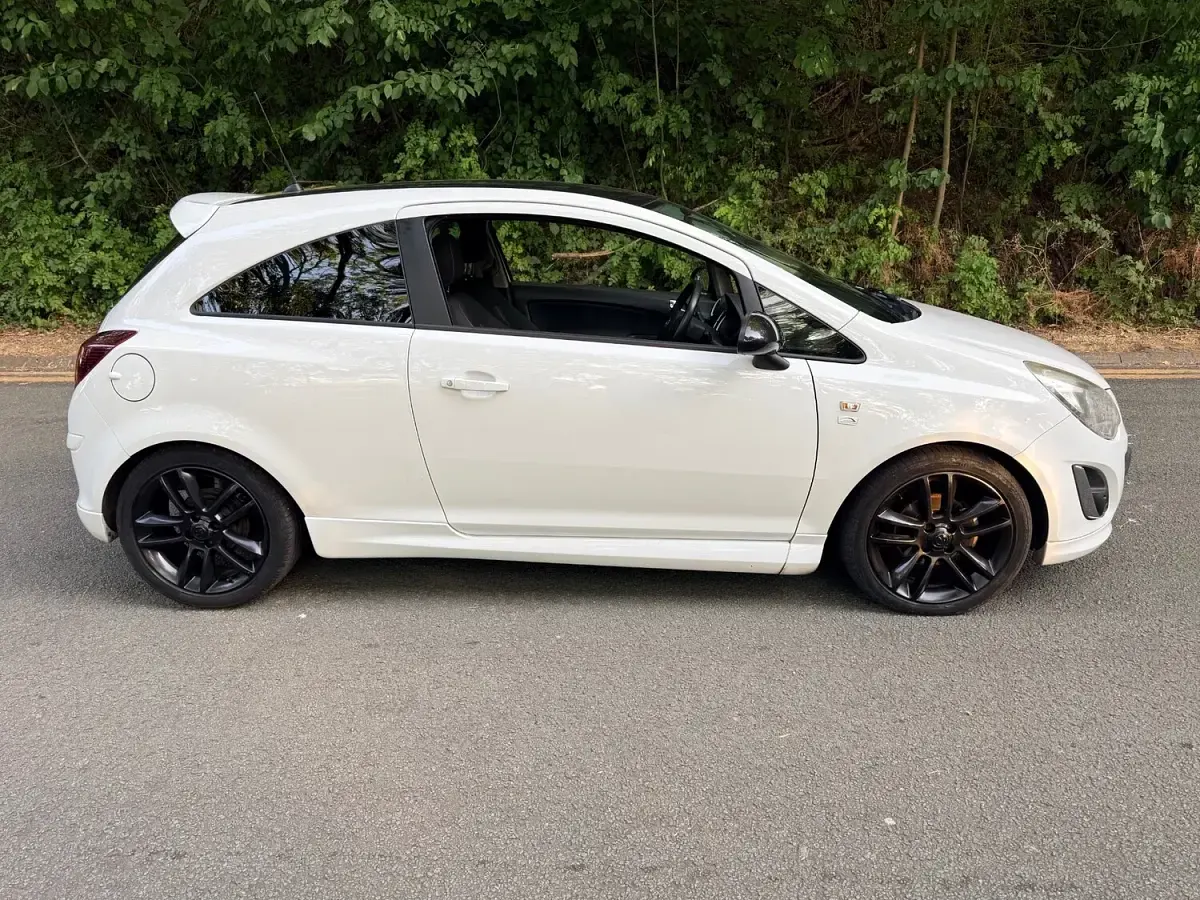 Used Vauxhall Corsa Edition 2013 White Hatchback
