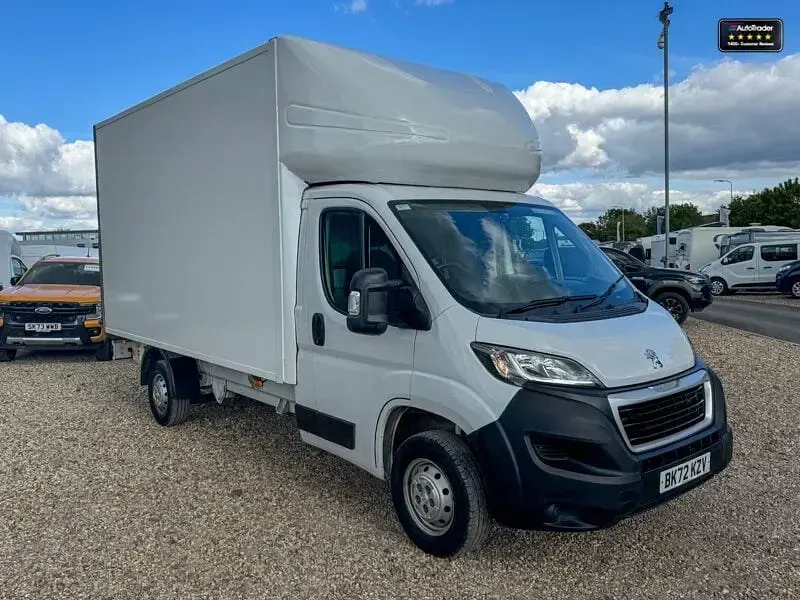 Second-hand Peugeot Boxer 140 CP (102 kW) 2022 Alb Van