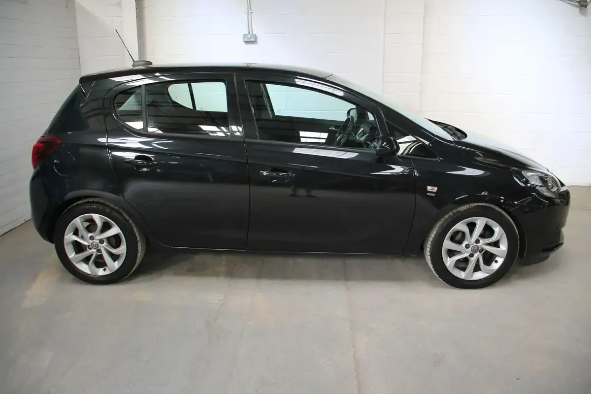 Used Vauxhall Corsa 88 HP (64 kW) 2015 Black Hatchback