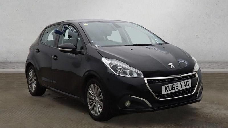 Black Used 2018 Peugeot 208 Signature Sky Hatchback | £5,250 (Fair price) - Image 1/4
