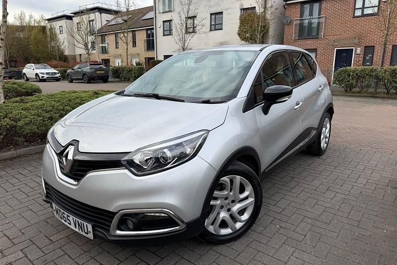 Used Renault Captur Dynamique 90 HP (66 kW) 2016 Silver SUV