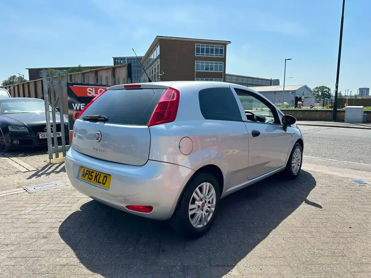Used Fiat Punto Pop 69 HP (50 kW) 2015 Grey Hatchback