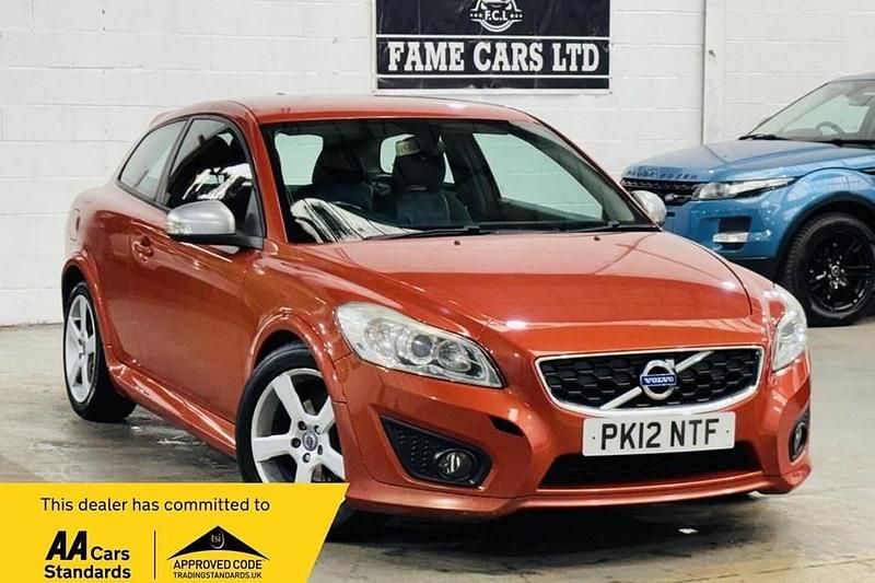 Used Volvo C30 R-Design 145 HP (106 kW) 2012 Orange Hatchback