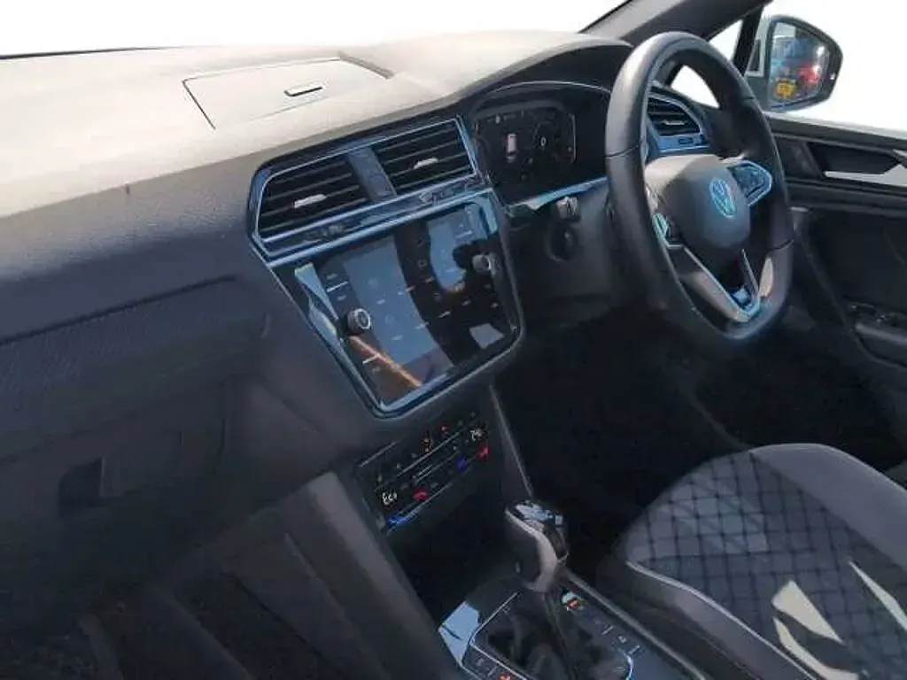 Usado VW Tiguan R-line 245 HP (180 kW) 2023 Branco SUV
